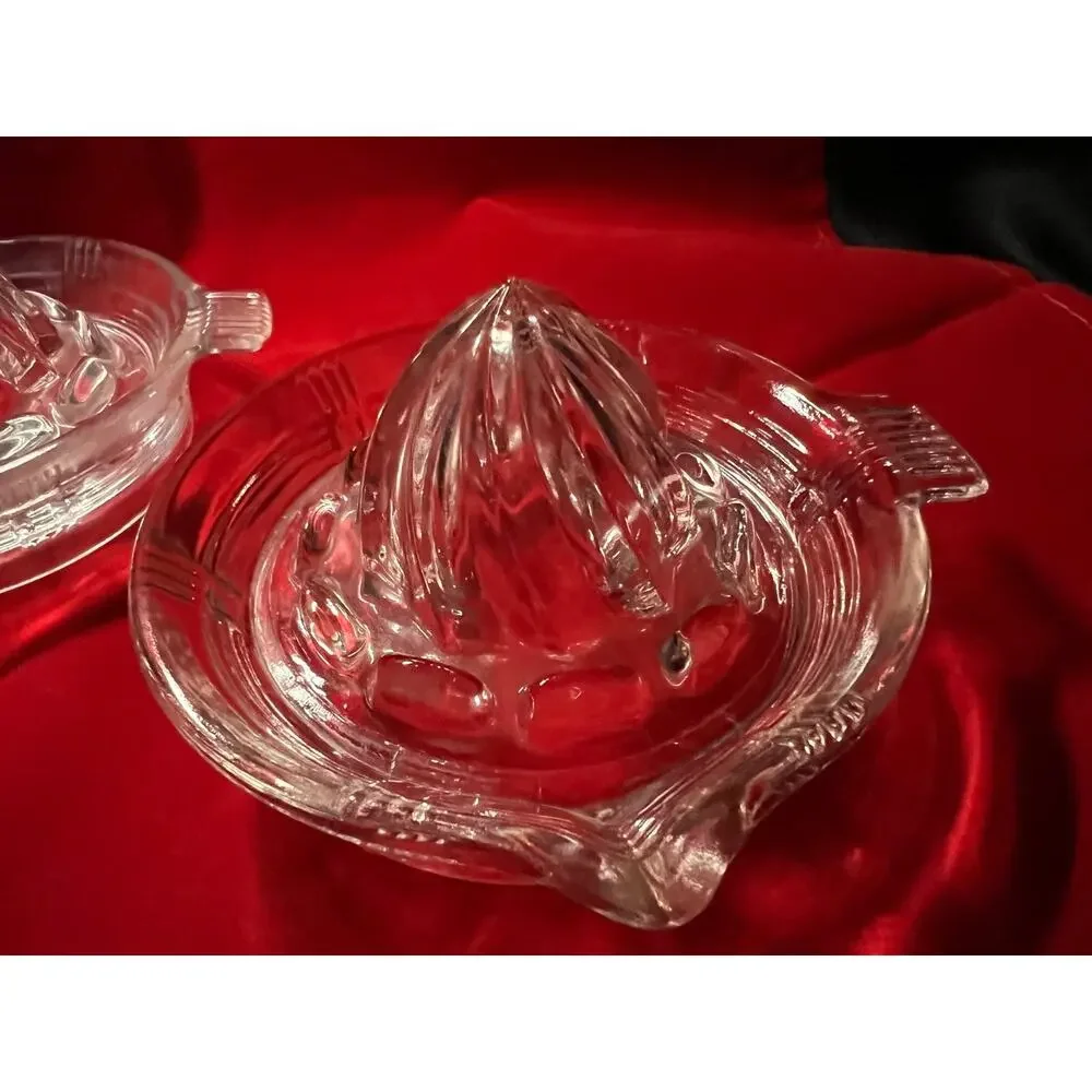 Vintage Criss Cross Juicers with Side Tab - set of 2 - Picture 6 of 11